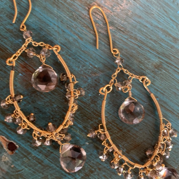 Stella & Dot gold plated Laborite chandelier earring - Picture 4 of 5